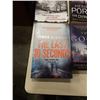 Image 13 : LOT OF MODERN NOVELS, HARDCOVER BOOKS AND COOK BOOKS