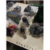 Image 8 : X-MEN STATUE OF LIBERTY AND 3 BAGS OF X-MEN ACCESSORIES AND 10 X-MEN  FIGURES 2 W/ WHEEL CHAIRS