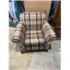 Image 2 : ROLLED ARM LIVING ROOM CHAIR