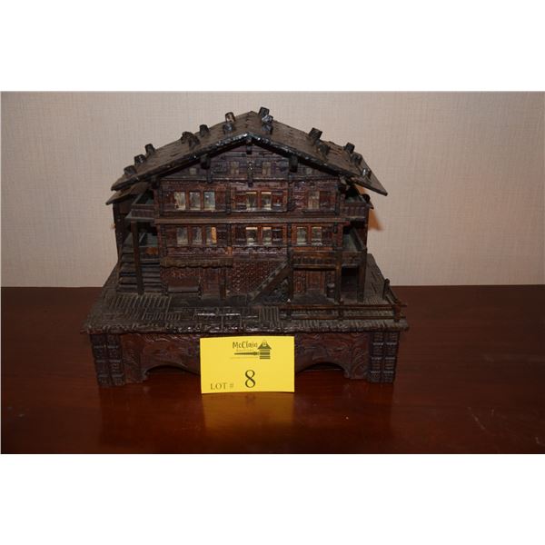 BLACK FOREST CHALET MUSIC BOX W/KEY