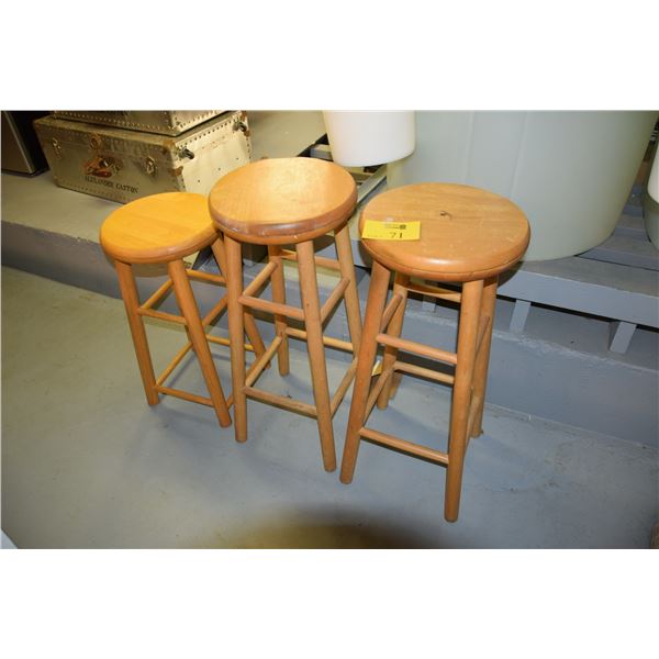 WOOD SWIVEL BAR STOOLS (3 PCS)