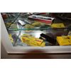 Image 7 : COLLECTION OF POCKET KNIVES & COMB (22 PCS)