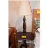 Image 1 : LAMP TABLE (53" X 17" X 14 1/4")