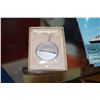 Image 3 : QE2 MIXED LOT: VINTAGE QE2 STERLING PENDANT, ELIZABETH COMMERATIVE COIN JUBILEE, STUART LEAD CRYSTAL