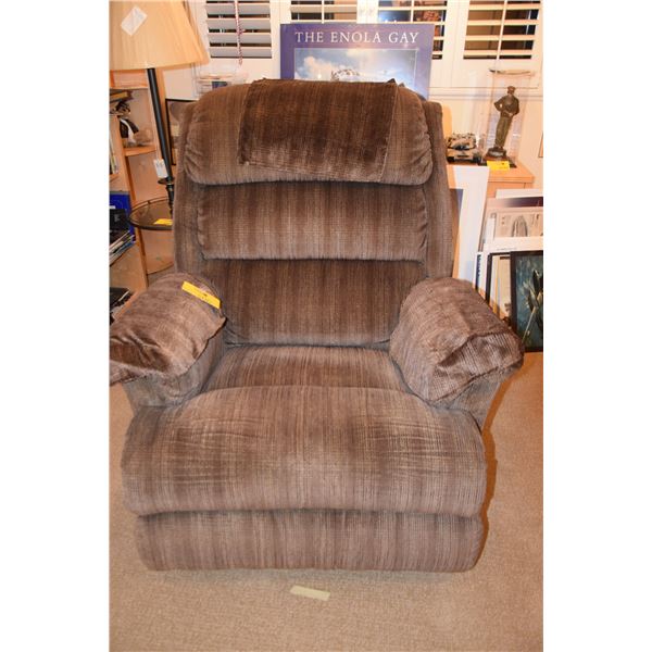 ROCKING RECLINER