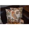 Image 2 : OWL PILLOWS & RUNNER (6 PCS)
