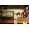 Image 1 : MIXED LOT: BOX, SUSPENSION CABLE, PORCELAIN MUSICIAN (3 PCS)