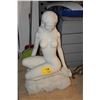 Image 1 : WHITE MARBLE FEMALE NUDE STATUE