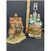 Image 2 : Vintage 1985 David Winter Squre's Hall 7" tall Figural Lamp Base & Hand Painted Victorian Figure