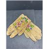 Image 1 : Pair of Vintage First Nations Gloves