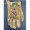 Image 2 : Pair of Vintage First Nations Gloves