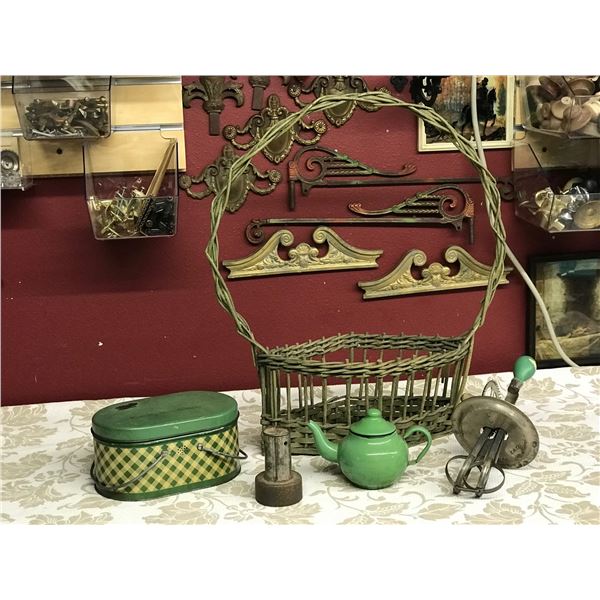 VINTAGE GREEN KITCHENWARE