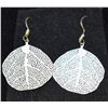 Image 1 : FILIGREE DROP EARRINGS ON SILVER WIRES