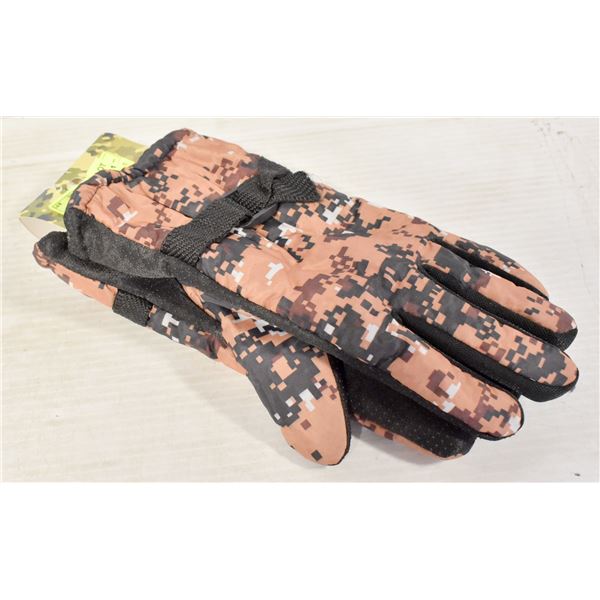 PAIR OF SIZE LARGE CAMO GLOVES