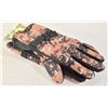 Image 1 : PAIR OF SIZE LARGE CAMO GLOVES