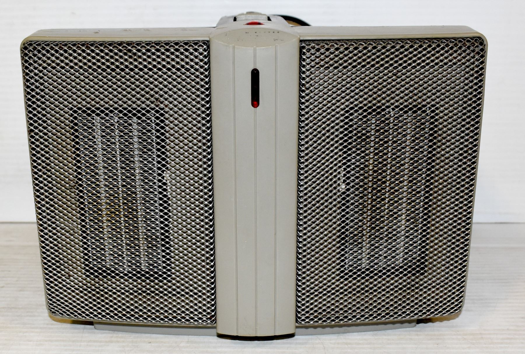 COMPACT HOLMES 1500 WATT TWIN CERAMIC HEATER