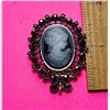 Image 1 : 10)  ANTIQUED SILVER TONE OVAL GREY CAMEO