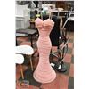 Image 1 : DRESS MANNEQUIN, 52" TALL