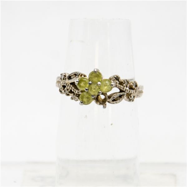 .925 SILVER RING WITH GREEN STONES SIZE 7