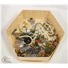 Image 1 : BOX OF ASSORTED ESTATE JEWELRY