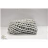 Image 1 : REPACKAGED GREY KNITTED THROW BLANKET