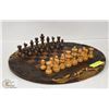 Image 1 : ORNATE WOOD CHESS BOARD