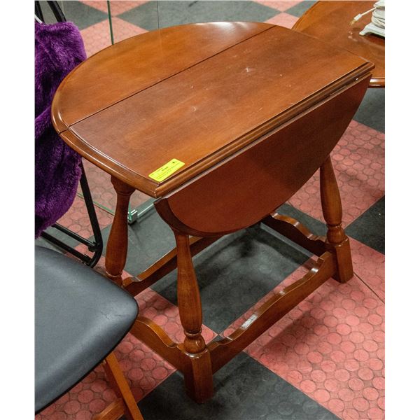 VILAS CANADA DROP SIDE COFFEE TABLE H-22" W-25.5"