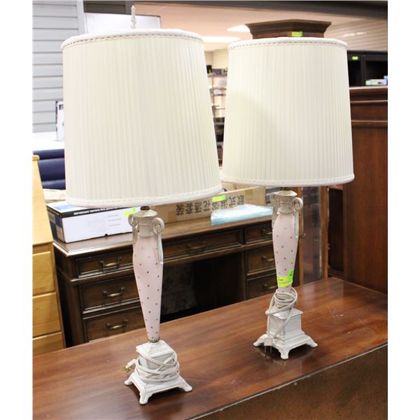 PAIR OF VINTAGE TABLE LAMPS APPROX 32" TALL