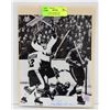 Image 1 : NHL TEAM CANADA PAUL HENDERSON SIGNED 8" X 10"