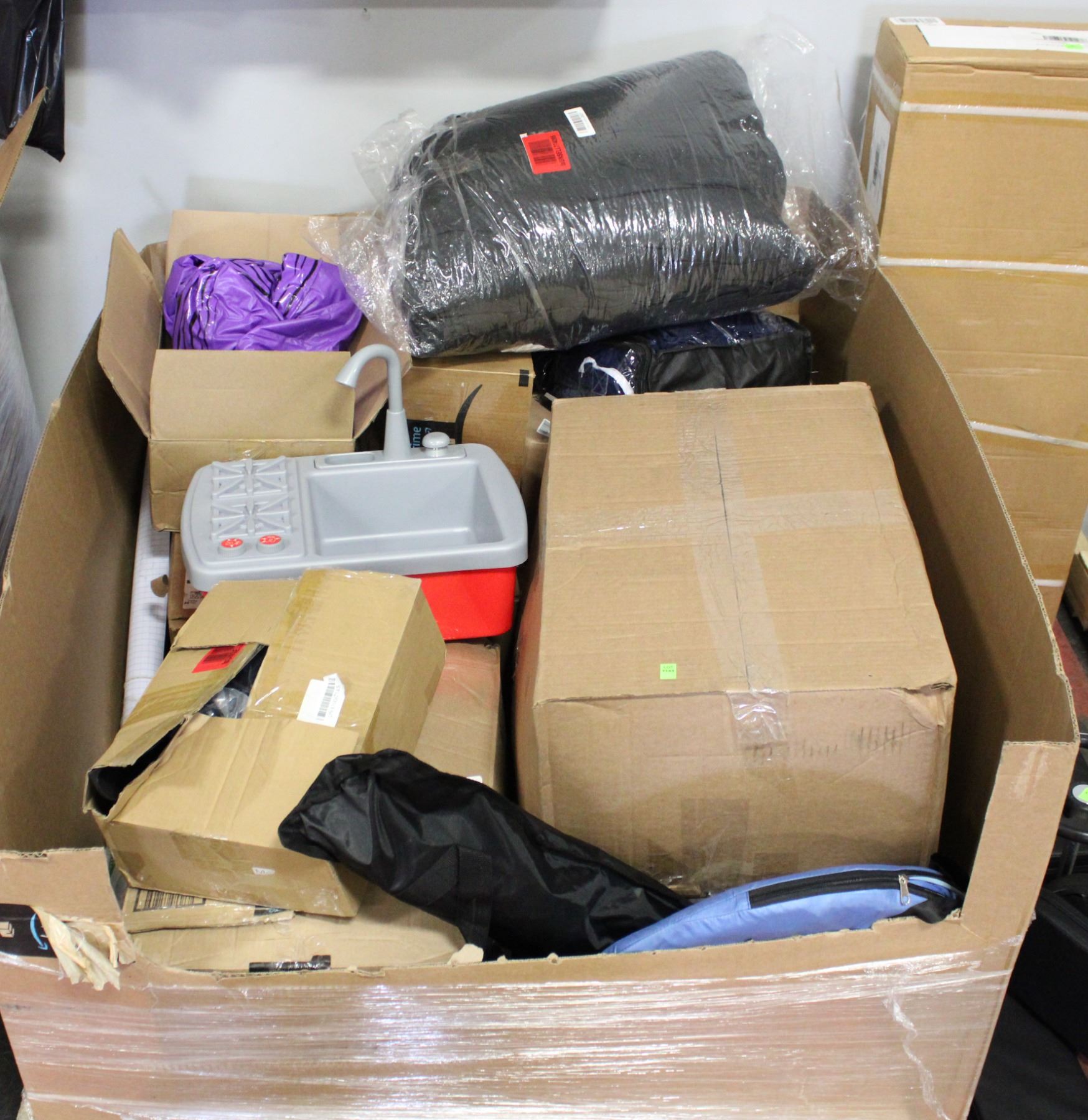 PALLET OF AMAZON RETURNS AS IS