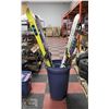 Image 1 : GARBAGE BIN WITH SKI AND SKI POLE COLLECTION
