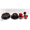 Image 1 : FLAT OF CRANBERRY STYLE DISHWARE