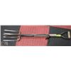 Image 1 : SPADING FORK AND A CROWBAR