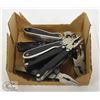 Image 1 : LOT OF 5 HEAVY DUTY POCKET MULTI TOOLS