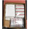 Image 1 : BOX WITH 10 DISH TOWELS (VARIOUS COLORS)