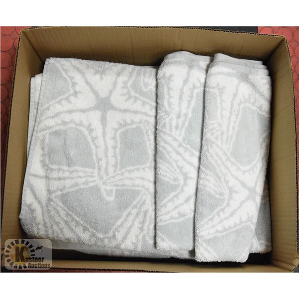 BOX WITH POTTERY BARN TOWEL SET - 2 BATH