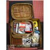 Image 1 : BOX WITH SEWING ACCESSORIES INCL. SCISSORS,