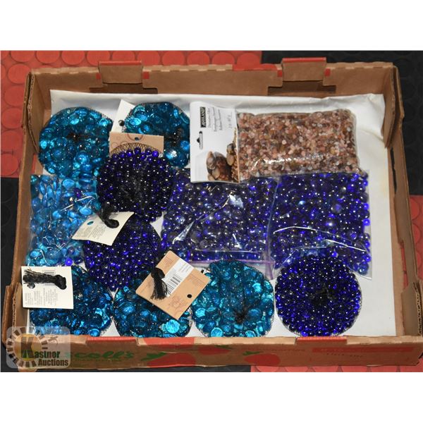 FLAT FULL OF NEW DECORATIVE ACCENTS, GLASS