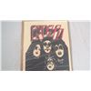 Image 2 : Kiss Poster Print - 12x18