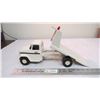 Image 3 : ERTL Case truck - box lifts - 16.75" long