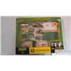 Image 2 : ERTL 1:64 JD Farm Toy Playset 40 piece - NIB