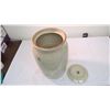 Image 4 : 5 Gal Medalta Potteries stoneware butter churn crock with lid