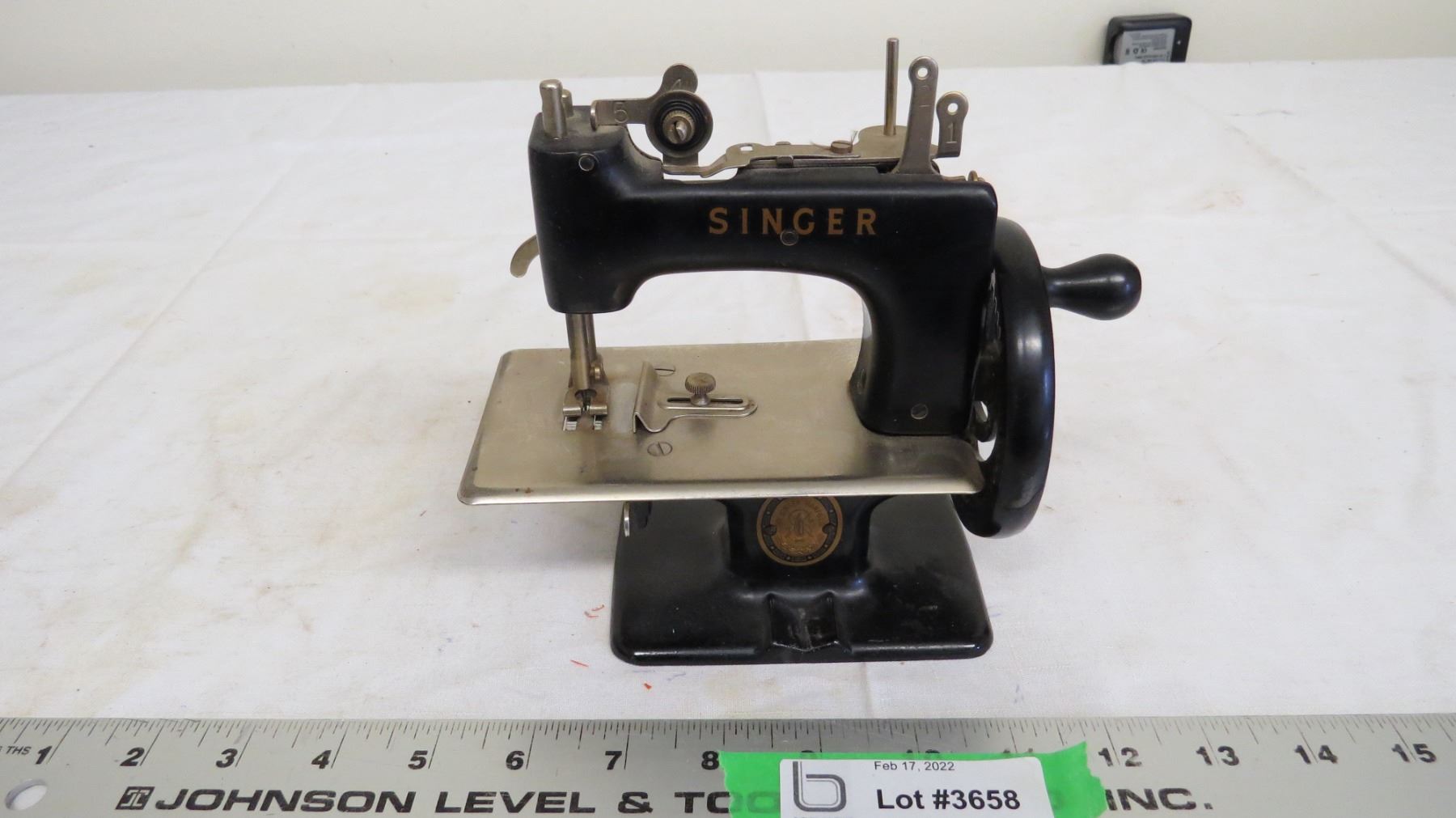 Small Singer Machine Small Singer sewing machine - 6