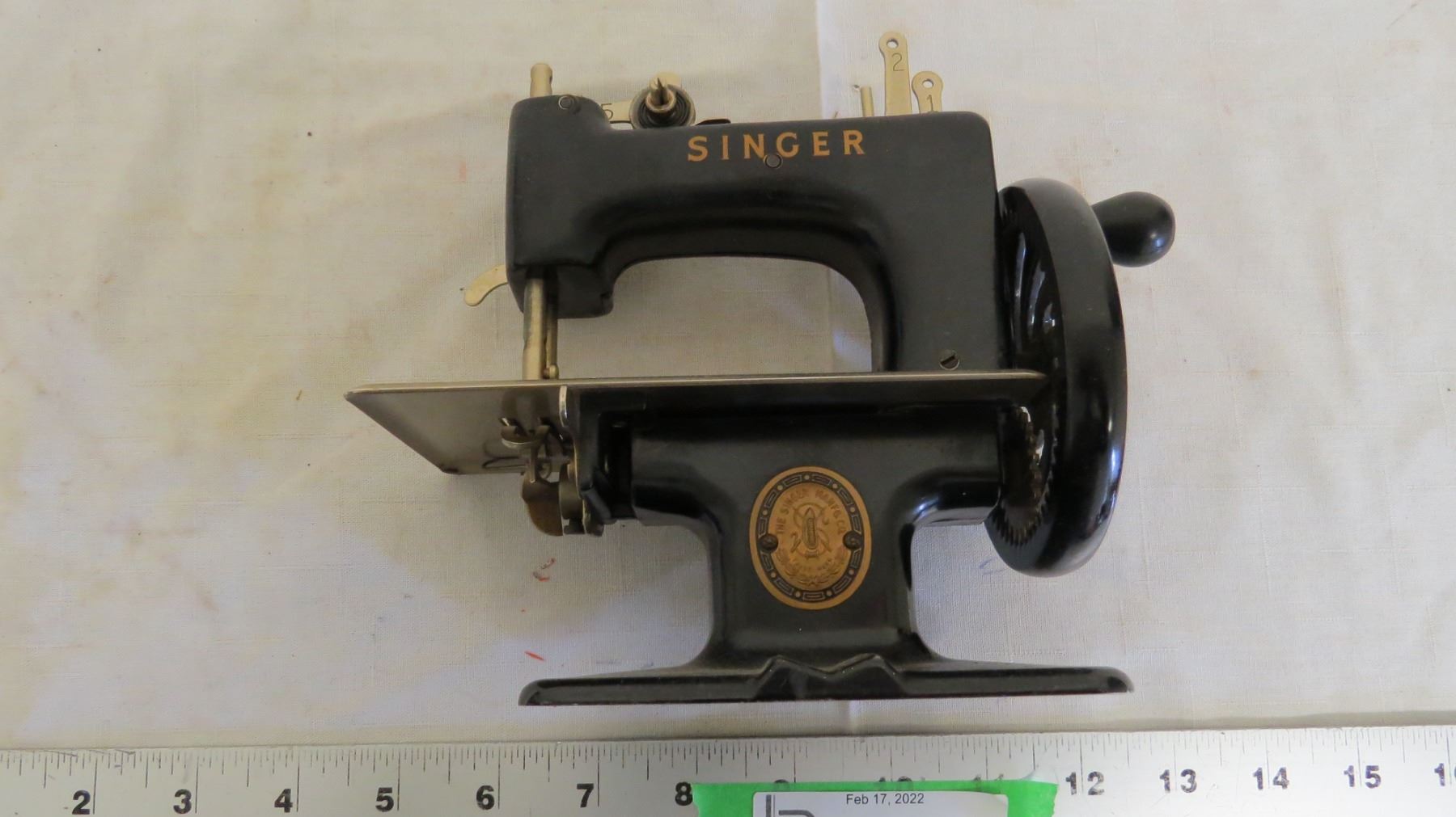Small Singer Machine Small Singer sewing machine - 6