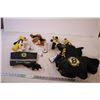 Image 1 : Boston Bruins Bears (dirty) miniatures, Rain Jacket bag, misc