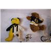 Image 2 : Boston Bruins Bears (dirty) miniatures, Rain Jacket bag, misc