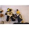 Image 3 : Boston Bruins Bears (dirty) miniatures, Rain Jacket bag, misc