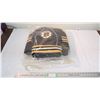 Image 1 : Boston Bruins pillow - sealed