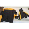 Image 4 : Boston bruins jersey (medium) + Bruins Jacket (3T) plus baby gloves - used