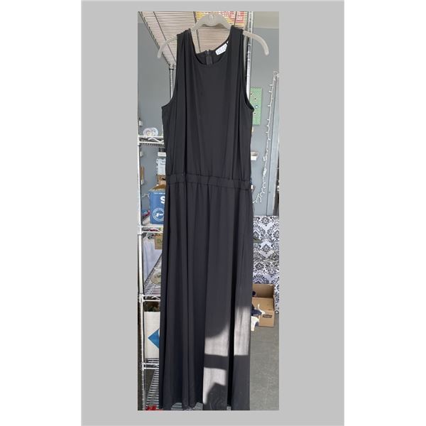 Joan Rivers Dress - Very long, will fit taller person